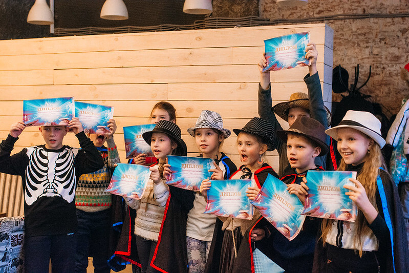 Как отметить Новый год классом — идеи для младших школьников в Алматы