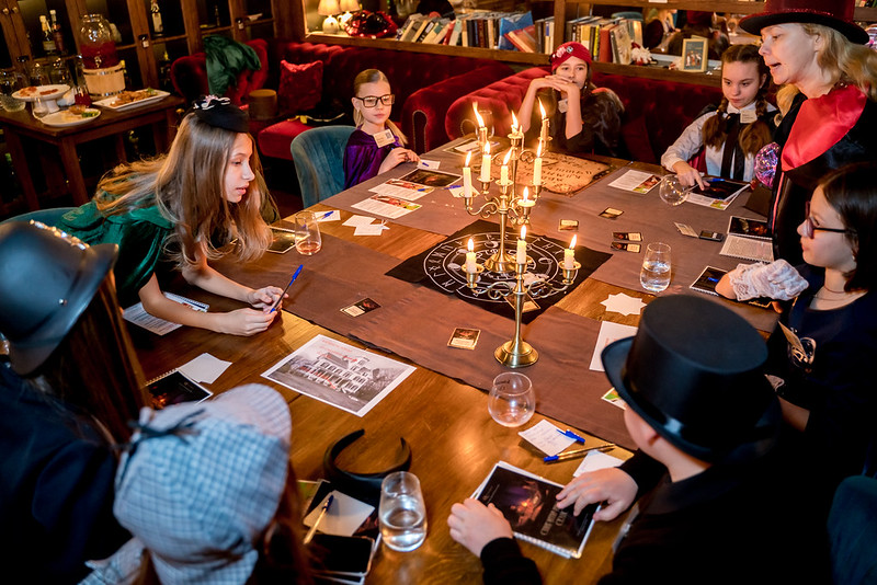 Как отметить 8 Марта в школе: праздничное украшение класса в Almaty