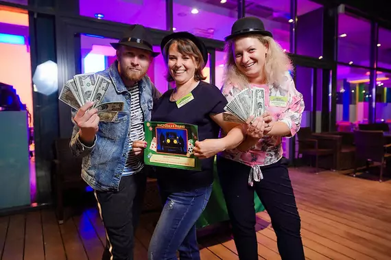 Как отметить 8 Марта в Алматы: лучшие идеи для работы и праздника